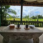 Villa Diyara Ubud - 6000 Sq Ft Private Villa - Stunning Rice Field View - Big Pool & Garden