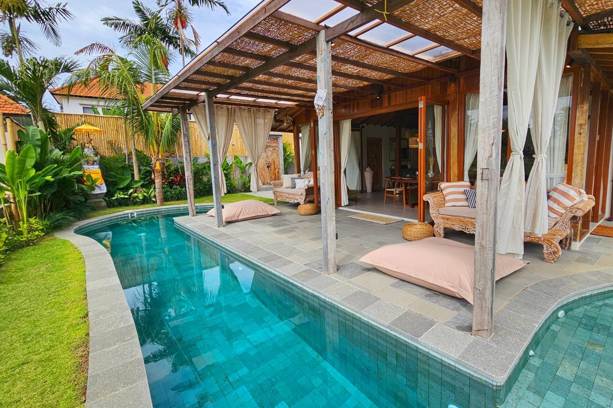 Diyara - 6000 Sq Ft Private - Stunning Rice Field View - Big Pool & Garden Villa *
