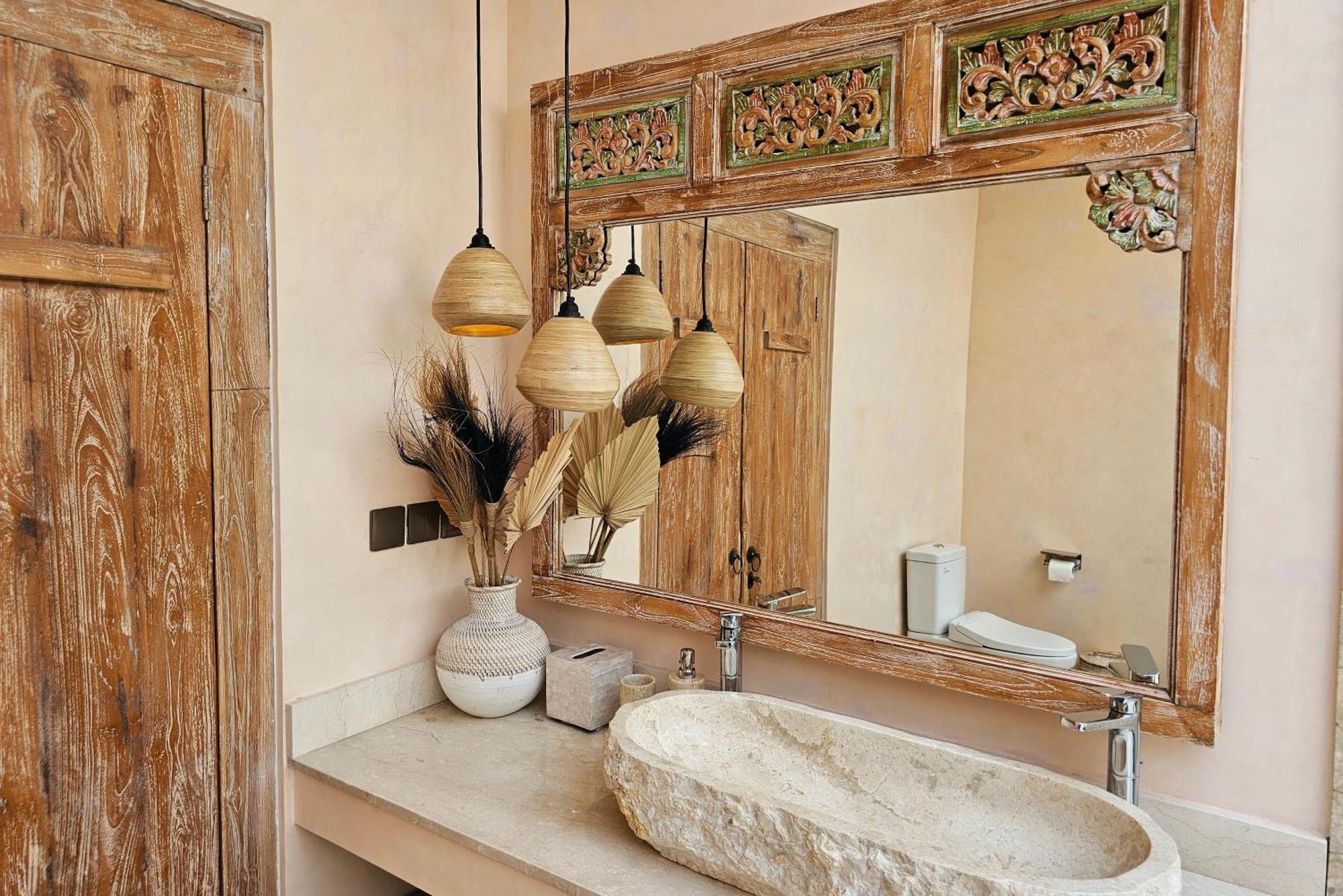 Diyara - 6000 Sq Ft Private - Stunning Rice Field View - Big Pool & Garden *